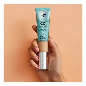 IT Cosmetics Your Skin But Better CC+ Oil Free Matte SPF40 neutral medium new